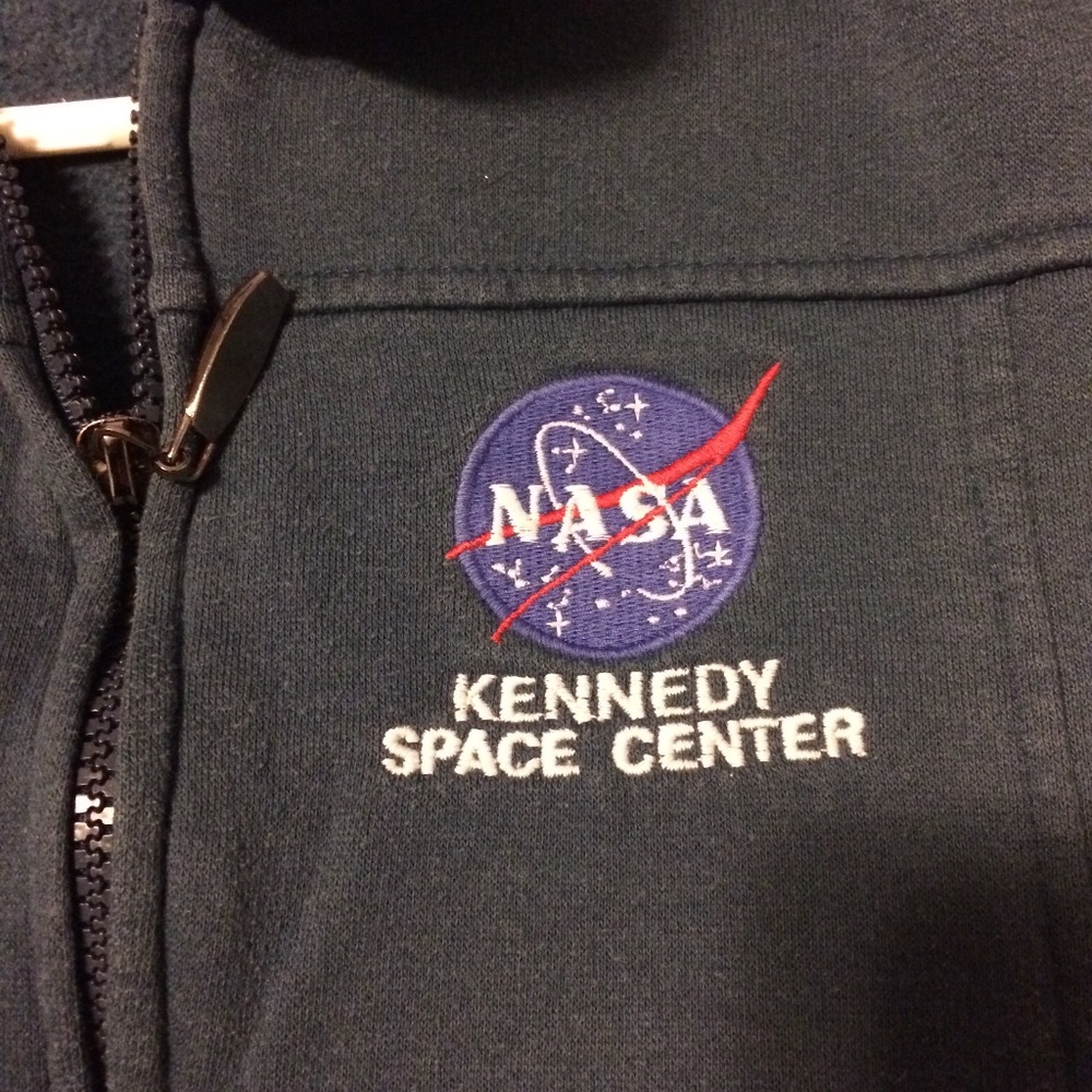 NASA Sweatshirt Kennedy Space Center Blue/White Women’s Small Zippered & Pockets
